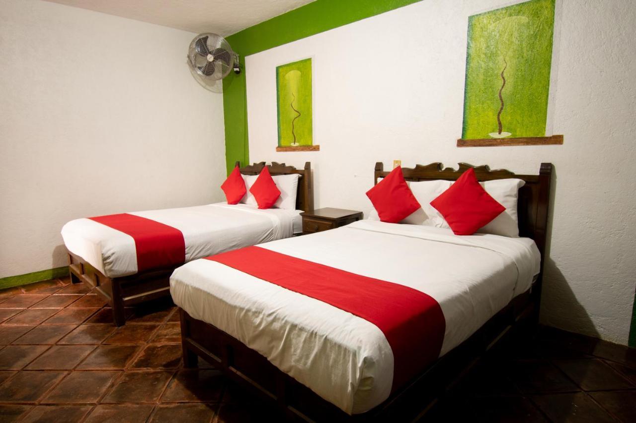 Hotel Marmil Малиналко Екстериор снимка