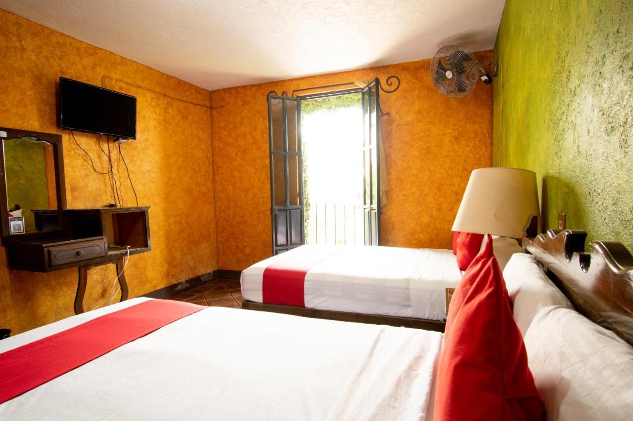 Hotel Marmil Малиналко Екстериор снимка